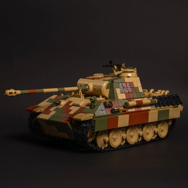 Barkmann's Panther A 424 - Medium Tank | 1:25 Scale | Valor Edition