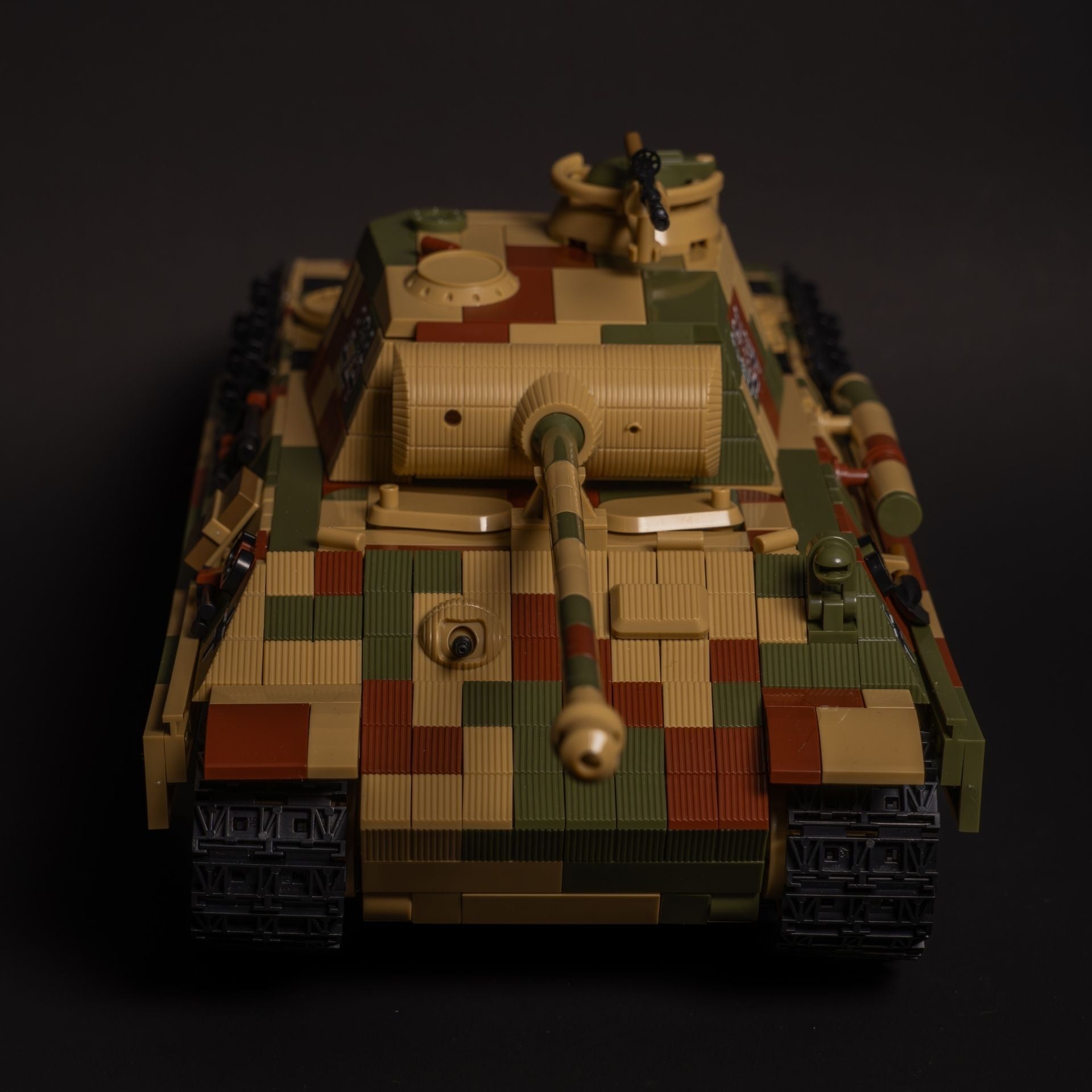 Barkmann's Panther A 424 - Medium Tank | 1:25 Scale | Valor Edition - PRE ORDER SHIPS JUNE 5TH