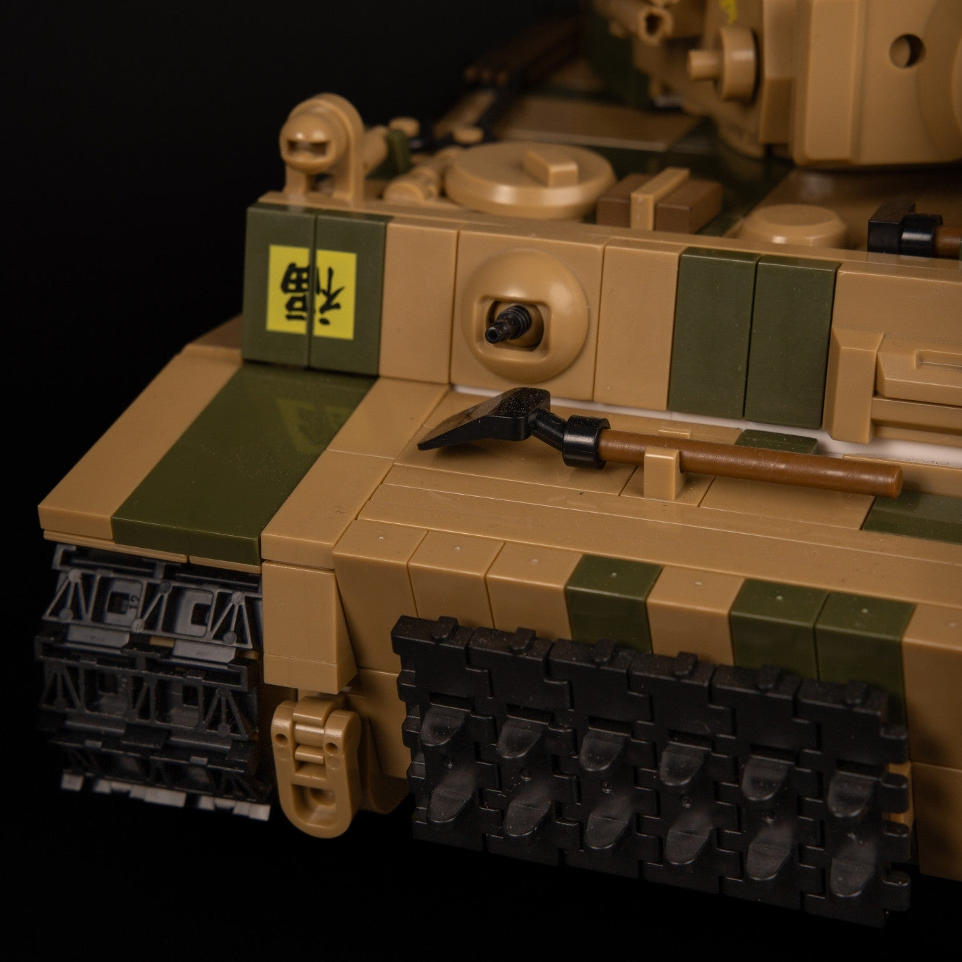 "The Lucky Tiger" Tiger I S33 - Heavy Tank | 1:25 Scale - Limited Edition