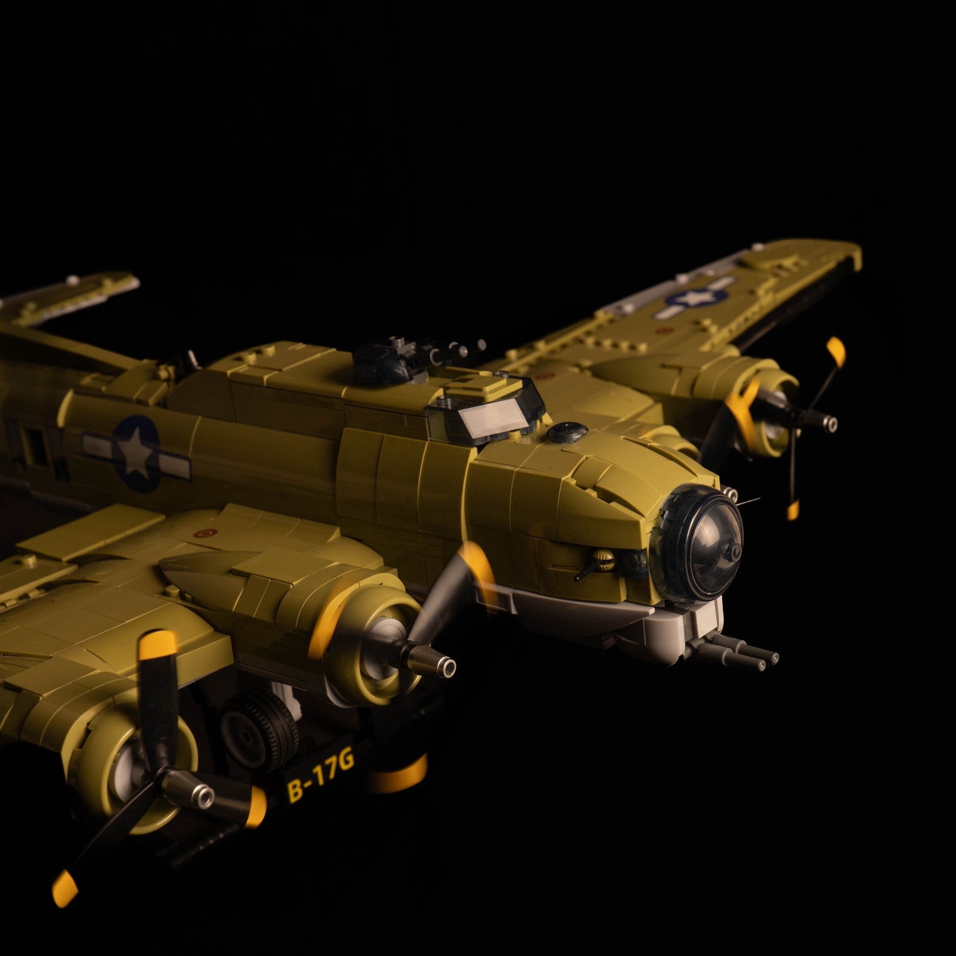 B-17 Flying Fortress - Heavy Bomber | 1:44 Scale